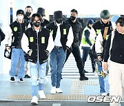 NCT DREAM,'귀여운 단체 점퍼 입고 출국' [사진]