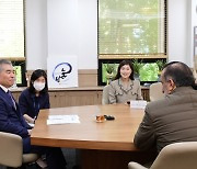 구미경 서울시의원, 아랍에미레이트 두바이 공항 ‘자말 알 하이’ 부회장 접견