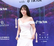 [포토S] 아이유, '등장부터 예뻐'