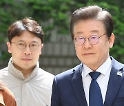 증인 유동규에 직접 물은 피고인 이재명…"힘들죠"-"아니오"(종합)