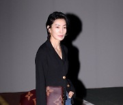 [Ms포토] 김서형 '걷기만 해도 화보'