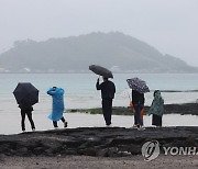 제주, 흐리고 저녁까지 가끔 비