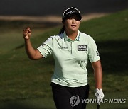 LPGA 신인 유해란 “첫 우승 보인다”  … LA 챔피언십 3R 2타차 선두 맹추격