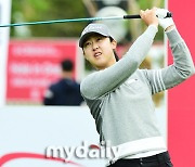 [MD포토] 전우리 '강하게 때린다'