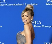 WHCA Dinner Red Carpet