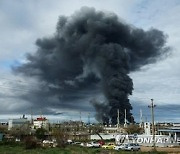 우크라 "크림반도 유류시설 공격, 우리가 한 것…대규모 공세 준비"