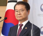 "편법·특권 뿌리뽑고 노동 약자 지킬 것"..고용장관