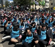 세계노동절 제주대회 개최..민주노총 제주본부 "7월 총파업"  선포