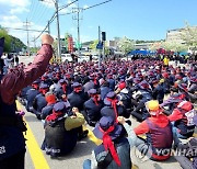 '분신' 시도한 건설노조 간부 등 3명 구속영장 '기각'