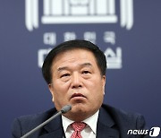 '녹취록 보도' 관련 설명하는 이진복 정무수석