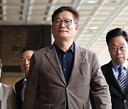 [뉴스앤이슈] '돈봉투 의혹' 송영길, 검찰 자진 출두 "檢 정치적 기획 수사"