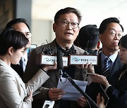 송영길, 檢과 협의 없이 자진 출석…與 “특권의식이자 수사방해”