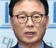 “돈봉투 의혹 윤관석-이성만 출당도 논의… 개딸들 주장 대의원제 폐지는 시기상조”