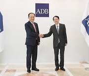 ADB 총재 "韓 경제성장률 1.5% 전망, 향후 탄탄한 성장세 유지"