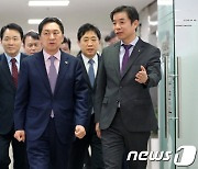 "저신용 취약계층에 공공자금 지원 필수"…김기현, 서민금융 대책 주문