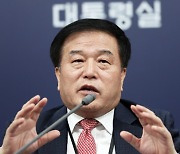 ‘태영호에 공천 거론’ 의혹에...이진복 “얘기 나눈 적 전혀 없다”