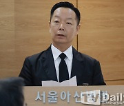 [TD포토] 故 서세원 추도사 읽는 김학래