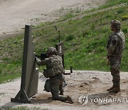 M4 사격하는 미군