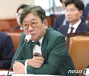 국회 기후위기특위 퇴장한 탄녹위원장…"제주 행사 때문에"