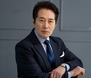 法 "백윤식 前연인 에세이 일부 내용 지워야… 이미 배포된 책은 폐기"