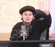 김신영 " '2023년 브랜드 고객충성도 대상' MC와 라디오 DJ 부문 상 받아, 감사" (정희)