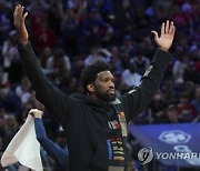 [NBA] 엠비드, 요키치 제치고 MVP 등극 "2인자 설움 날렸다"