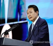 윤 대통령 “역량 있는 한국청년의 ADB 근무기회 달라”