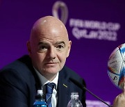 “헐값에 여자 월드컵 중계권 안 팔아”…유럽 빅5 향한 FIFA 회장의 경고