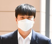 [ST포토] 법정으로 향하는 이영하