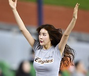 [ST포토] 치어리더 김연정 '양팔 쭉~~~'