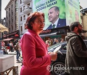 TURKEY PHOTO SET TRANSGENDER CANDIDATE