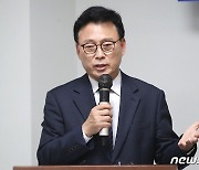 정우택 "정치 발전은커녕 쇠퇴"…박광온 "뼈 아픈 부분"