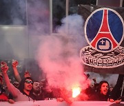 잘못은 메시가 했잖아!! PSG 당혹.. 메시 징계→서포터 폭동!