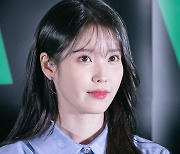 '기부 천사' 아이유, 어린이날 맞아 장애아동 위해 따뜻한 선물