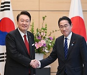 Japan’s Kishida to meet with Korean business lobby group heads next week