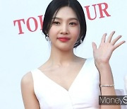 "잘 이겨내는 중"… '활동 중단' 레드벨벳 조이 근황 '화제'