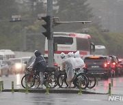 '초속 20m 강풍' 제주 항공기 9편 회항에 45편 결항