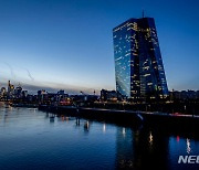 ECB, 기준금리 0.25%P 인상…인상 속도는 늦춰(종합)