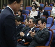 박지원 “이재명, 尹-박광온 회동에 가르마 타줘야”