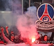 "메시 이 개XX, 당장 내보내!" 축신, PSG 팬들에 욕설까지…"구단도 다 물러나"