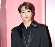 카이, 8일 전 알린 입대…'엑소 컴백' 앞두고 "아쉽다" 눈물 [엑's 이슈]