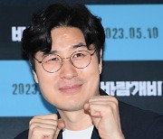 이상훈 감독 '느와르 느낌으로'[엑's HD포토]