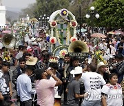 MEXICO TRADITIONS BELIEF