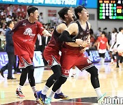 [JB화보] KGC, 홈에서 SK에 86-77로 승리하며 6차전 승리