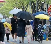 "우산 챙기세요"…연휴 이틀째 토요일도 전국 흐리고 비