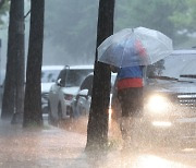 18년 만에 어린이날 장대비…최고 200㎜ 더 온다