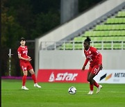 여자축구 11연패 도전 현대제철, 창녕WFC 꺾고 선두 추격