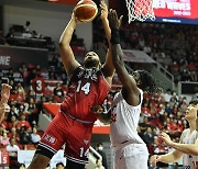 [KBL FINAL 리포트] 천신만고 끝에 7차전, 먼로 덕분에 기회 얻은 스펠맨