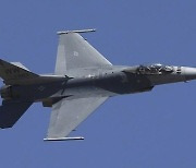 [속보] 미군 F-16 전투기 평택 논에 추락…‘조종사 탈출’ 인명피해 없어