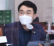 김남국 “한동훈 검찰 작품”…한동훈 “국가기관 폄훼 유감”